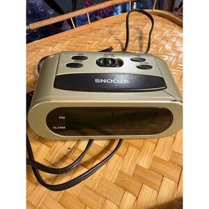 Advance Clock Radio Model 3238 Silver Digital Alarm Snooze